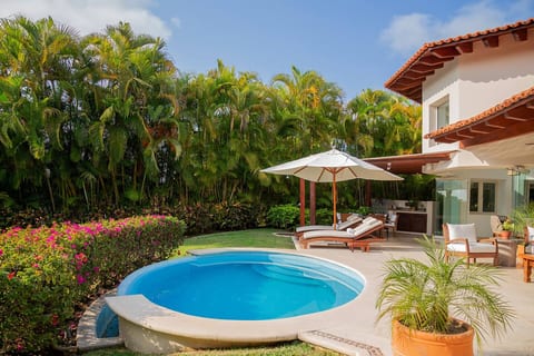 An exquisite 2 level 4 bed villa - Las Palmas 25