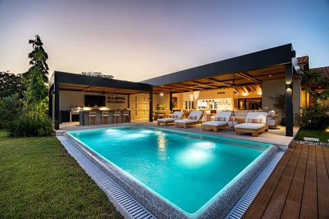 Serene Luxury - Private Pool + Ocean View + Cook (Lagos 16)