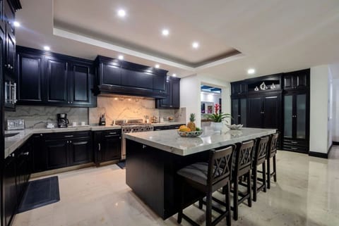 Gorgeous remodeled Hacienda de Mita condo - HDM 905