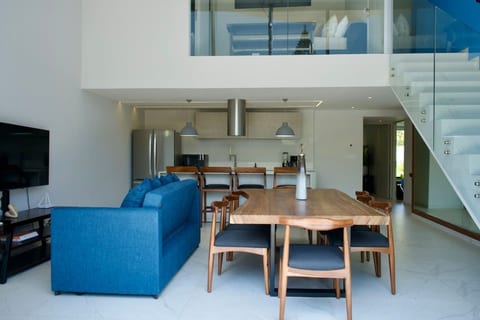 Modern Marina Condo | Rooftop Pool & Spa