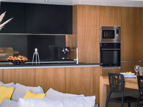 Contemporary villa. Heated pool. Beach within walking distance. image 5
