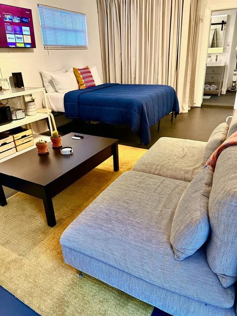 Clean, private studio with Smart TV and fast Wi-Fi. Cool AC, and a welcoming vibe.