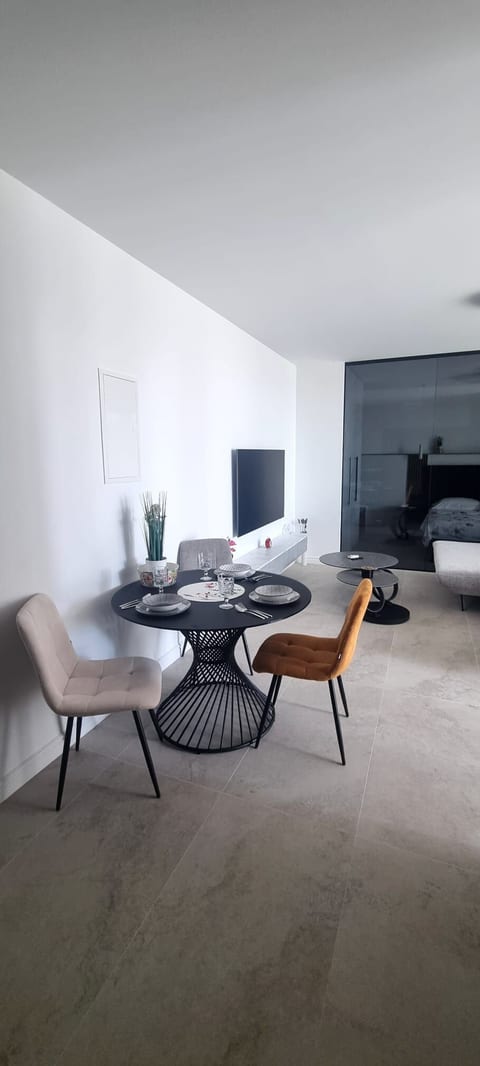 House K and M - Unit 379039-13