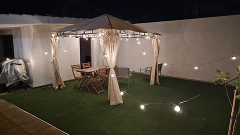 Relax & Beach cozy studio with garden, wifi image 3