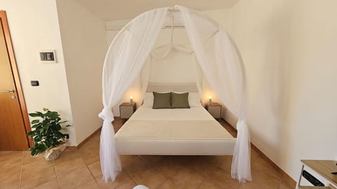 Relax & Beach cozy studio with garden, wifi image 4