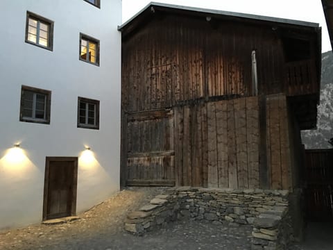 Tgesa Antgerna Appartement/Fewo, Bad, WC, 4 oder mehr Schlafräume