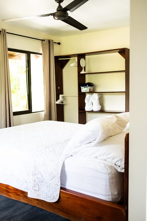 Location, Daily Housekeeping, Concierge