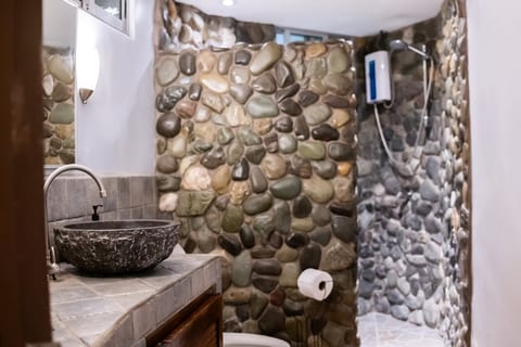 Pool, Great Location, Daily Housekeeping, Concierge