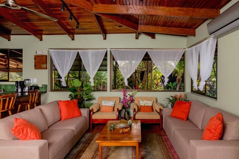 Amazing Location, Daily Housekeeping, Concierge