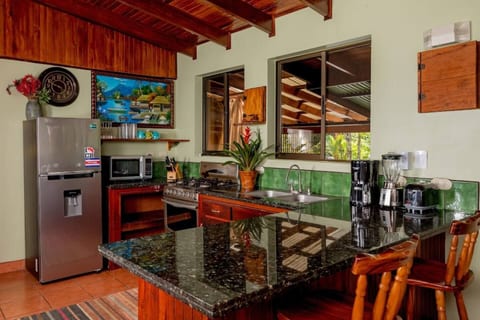 Entire Property, Great Location,Daily Housekeeping,Concierge