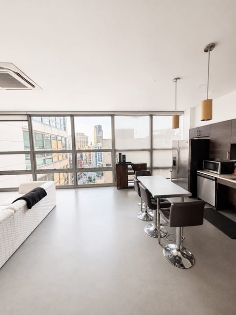 Modern Downtown Loft with Skyline views
