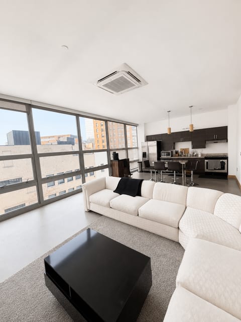 Modern Downtown Loft with Skyline views