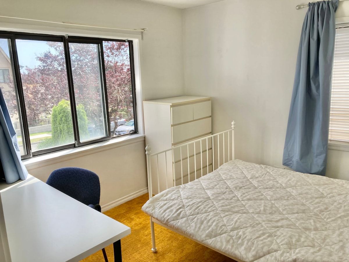 Top floor 2 BR 1 Bath private suite @ Vanroy