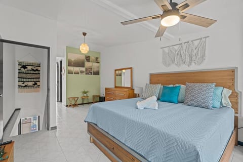 Beachside Villa Dorado | Pool & Beach Access