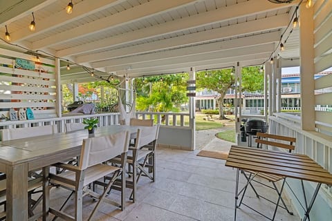 Beachside Villa Dorado | Pool & Beach Access