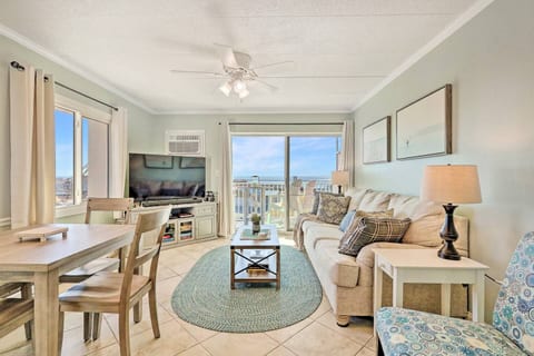 BeachBox II • Panoramic Inlet Views • Bayside Pool • Couple's Corner • Assateague House 411