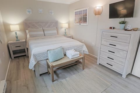 BeachBox III • Unreal Views • Oceanfront Balcony • Couple's Getaway • Worcester House 401