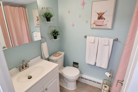 BeachBox III • Unreal Views • Oceanfront Balcony • Couple's Getaway • Worcester House 401