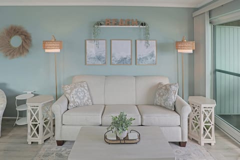 BeachBox III • Unreal Views • Oceanfront Balcony • Couple's Getaway • Worcester House 401