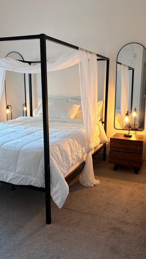 One-bedroom features amazing views to the strip.