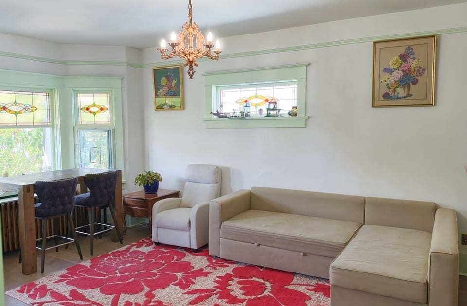 1 Bed 1 Bath 1 Living room Suite image 1