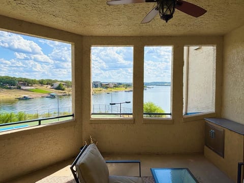 Villa 3115 - 2/2 Lakefront Condo at Island Resort