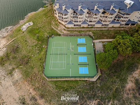 Villa 3202 - Gorgeous Lakefront Condo