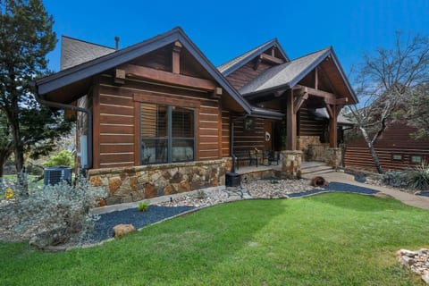 Lux Cabin + Bunkhouse | Hollows Amenities Access