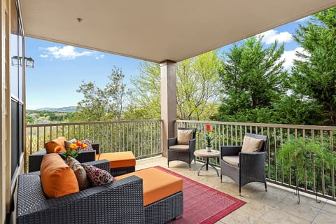 Gorgeous Villa in Hollows - Stunning Views / Pools