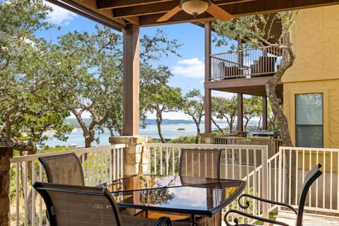 Beautiful Home at Hollows Resort - All Amenities Included