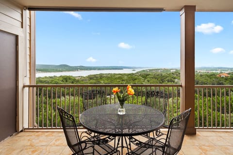 The View - Gorgeous Villa in The Hollows Resort