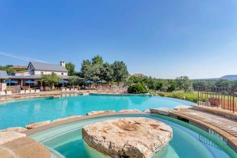 Lake Therapy | Lake Travis Views + 4 Pools