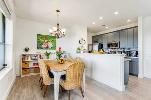 Hilltop Lake Travis Villa | Views + Resort Pools