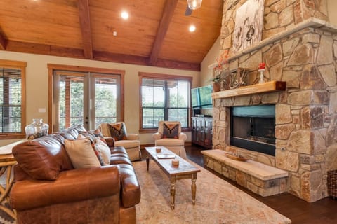 Fireside in the Hills | 5 Star Resort & 4 Pools