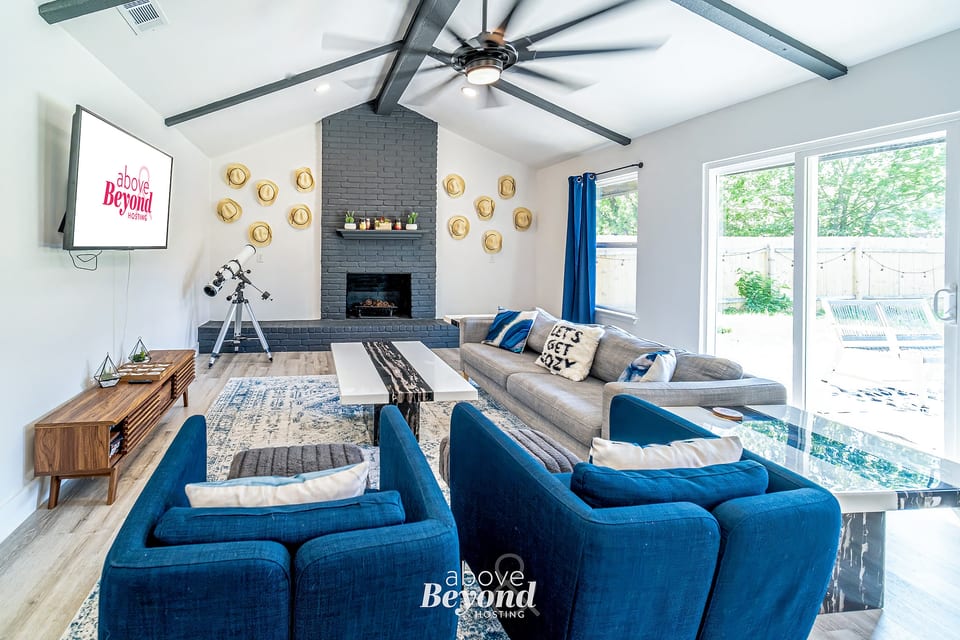 Modern on Rio - Northeast Austin Home - Austin
