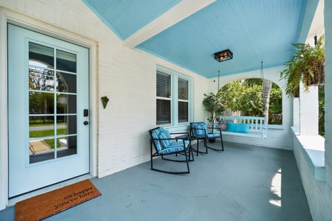 Updated 3BD Cottage in Murray Hill, Walk to Shops!
