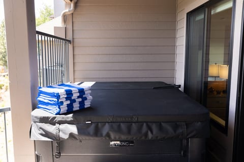 EV Charging*Private Hot tub*New Decor*