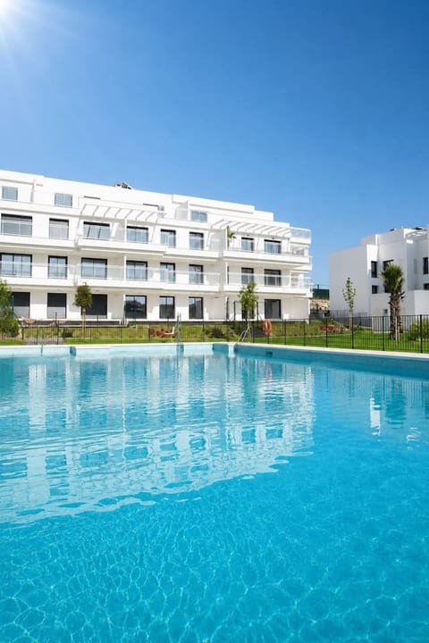 SWIMMINGPOOL