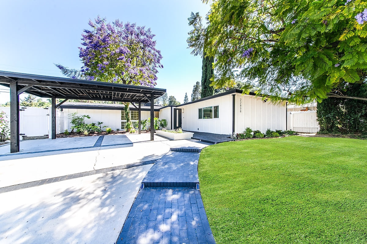 NEW Luxury Modern 4 Bed + Pool | 30+ Night Stay