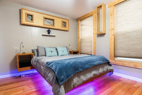 Charming 2-Bedroom Apt near Shelby Park/Germantown