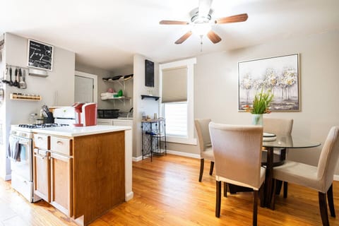 Charming 2-Bedroom Apt near Shelby Park/Germantown