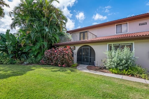 Fully FURNISHED TURNKEY townhouse with carport