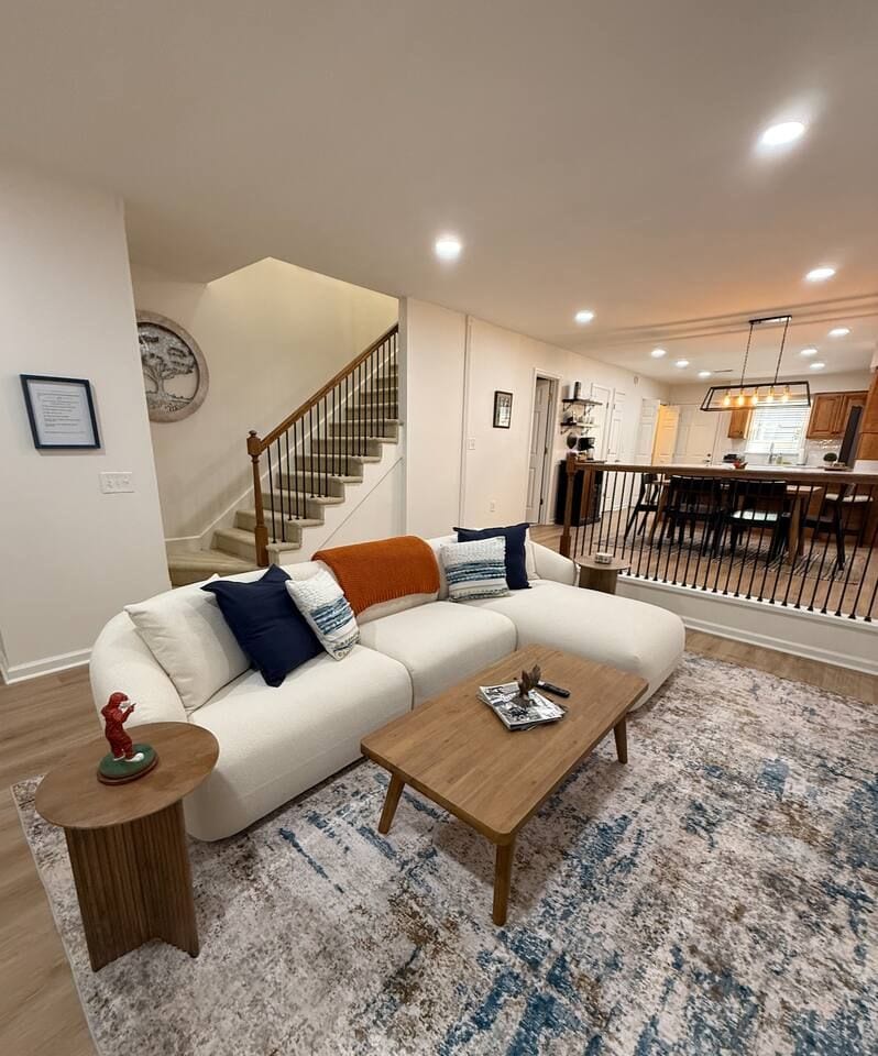 Aubie's Hangout - Walk to Downtown & Campus! - Holiday Home - Auburn