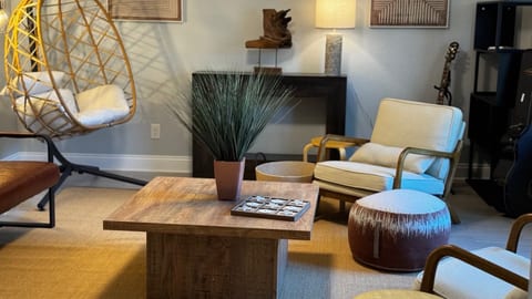 Cozy Living Room with Stylish Seating