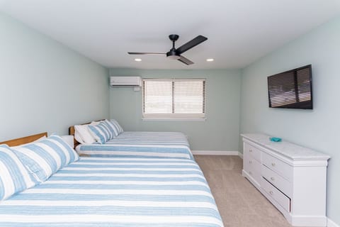 Cozy 1 Bedroom w/pool & short walk to beach