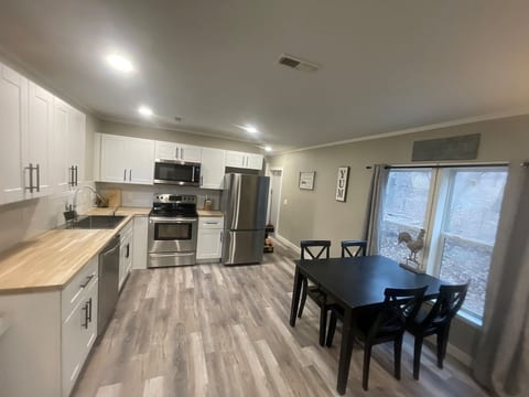 Pet-Friendly Country Escape/ Near Z-Plex & Dwntown image 3