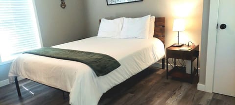 Pet-Friendly Country Escape/ Near Z-Plex & Dwntown image 5