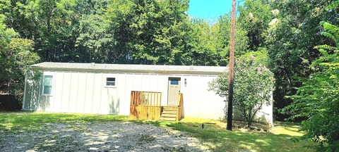 Pet-Friendly Country Escape/ Near Z-Plex & Dwntown image 2