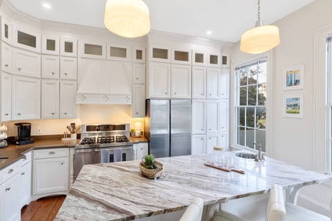Coastal Breeze Cottage