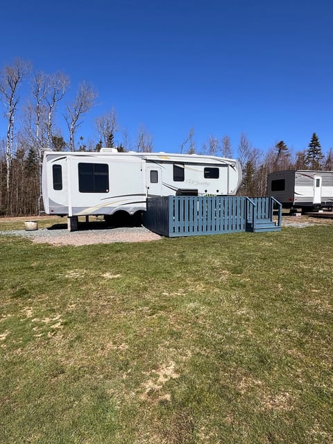 Couple's Camper/RV rental image 5